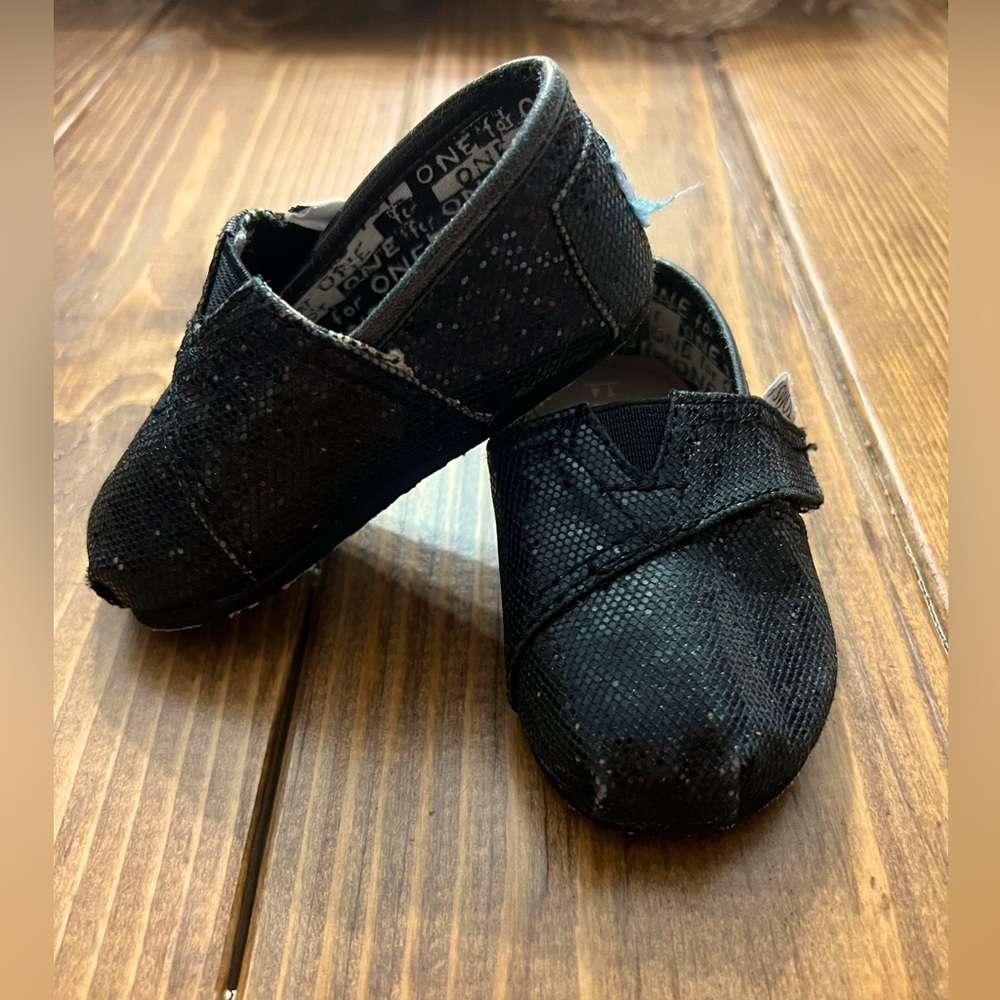 Toms Toddler Shoes - Black Sparkle -Size 4